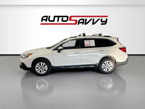 Crystal White Pearl 2019 Subaru Outback 3.6R Touring