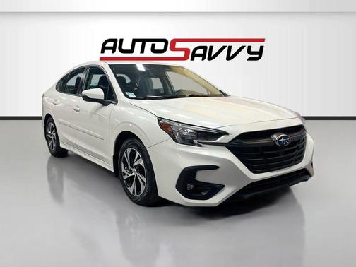 Crystal White Pearl 2023 Subaru Legacy Premium