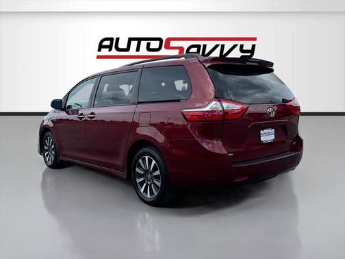 2019 Toyota Sienna XLE