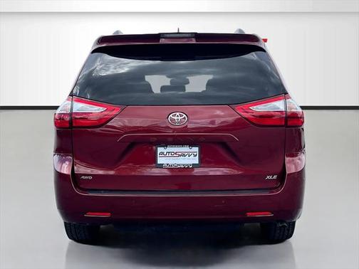 2019 Toyota Sienna XLE