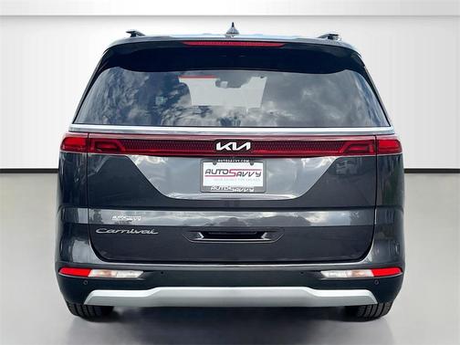 2022 Kia Carnival SX