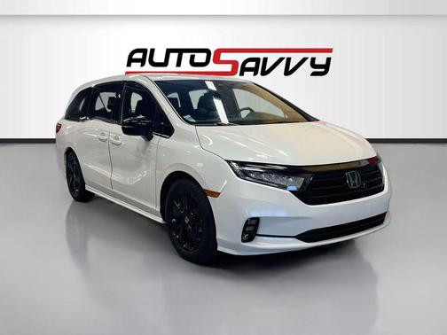 Platinum White Pearl 2023 Honda Odyssey Sport