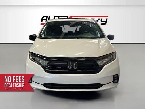 White 2023 Honda Odyssey Sport