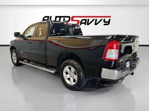 Diamond Black Crystal Pearlcoat 2022 RAM 1500 Big Horn/Lone Star