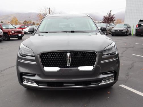 Photo 2 of 30 of 2020 Lincoln Aviator Reserve AWD