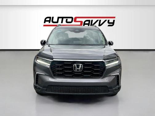 2025 Honda Pilot Touring 8-Passenger