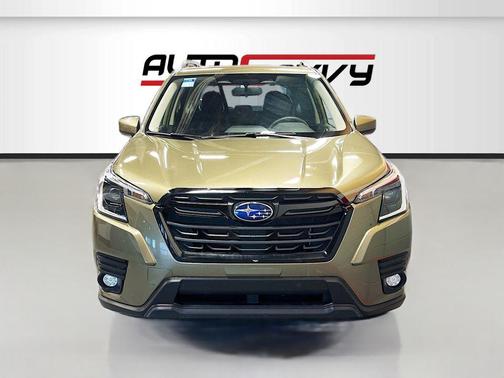 Autumn Green Metallic 2023 Subaru Forester Premium