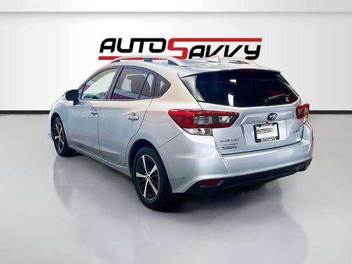 Ice Silver Metallic 2022 Subaru Impreza Premium