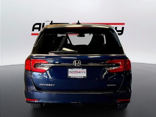 Dark Blue 2024 Honda Odyssey Touring