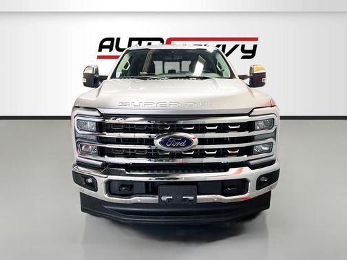 Iconic Silver Metallic 2023 Ford F-250 Lariat