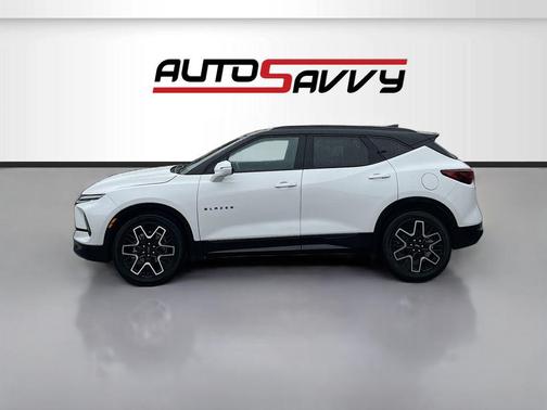 Iridescent Pearl Tricoat 2023 Chevrolet Blazer RS