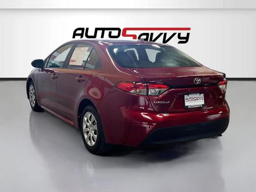 Pearl 2025 Toyota Corolla LE