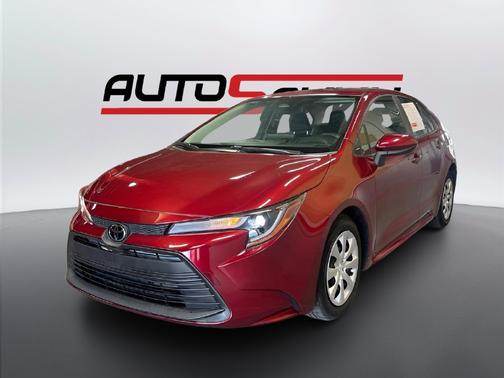 Pearl 2025 Toyota Corolla LE