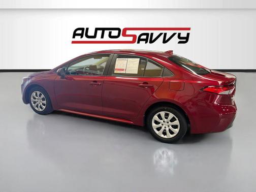 Pearl 2025 Toyota Corolla LE