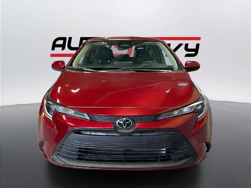 Pearl 2025 Toyota Corolla LE