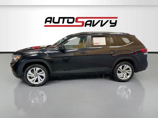 Deep Black 2023 Volkswagen Atlas 3.6L V6 SE w/Technology