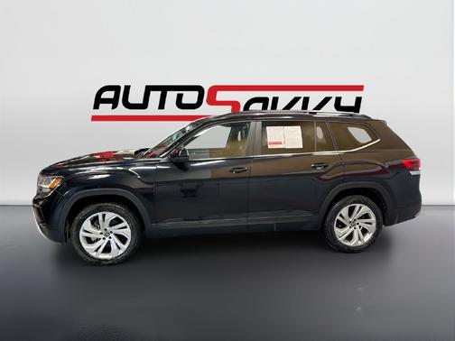 Deep Black 2023 Volkswagen Atlas 3.6L SE w/Technology