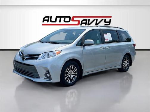 2019 Toyota Sienna XLE