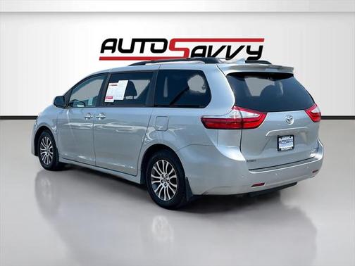 2019 Toyota Sienna XLE
