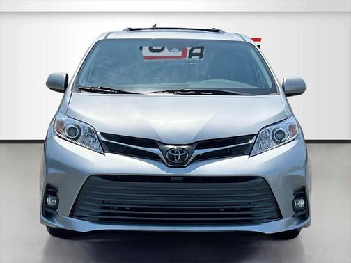2019 Toyota Sienna XLE