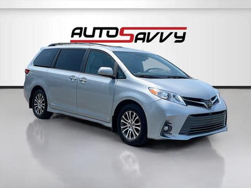 2019 Toyota Sienna XLE