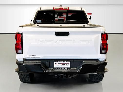 Summit White 2024 Chevrolet Colorado Trail Boss
