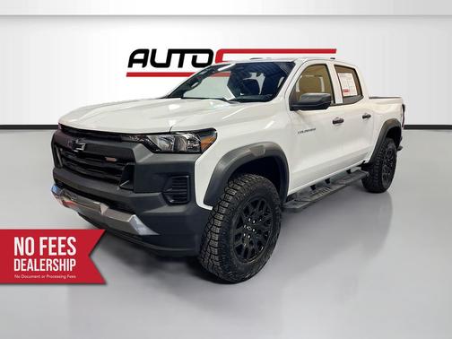 Summit White 2024 Chevrolet Colorado Trail Boss