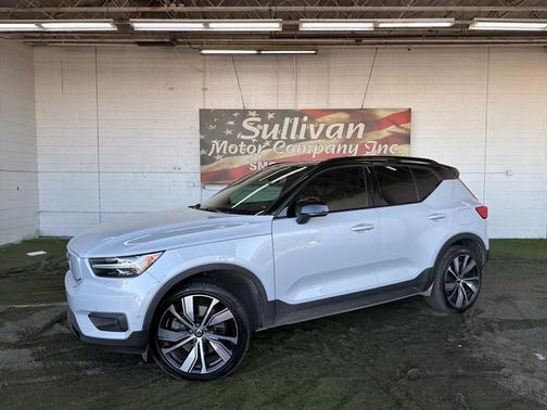 2022 Volvo XC40 Recharge Pure Electric P8 Twin Plus