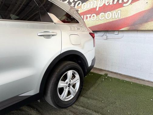 2022 Kia Sorento LX