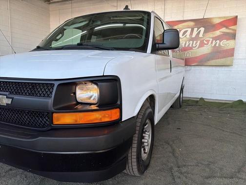 2017 Chevrolet Express 2500 LS