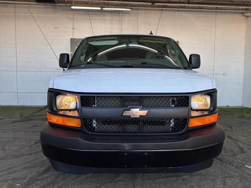 2017 Chevrolet Express 2500 LS