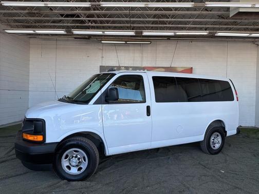 2017 Chevrolet Express 2500 LS
