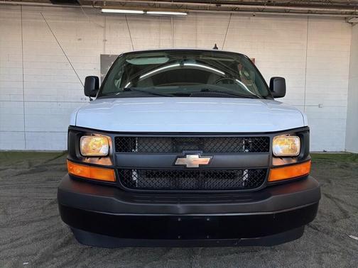 2017 Chevrolet Express 2500 LS