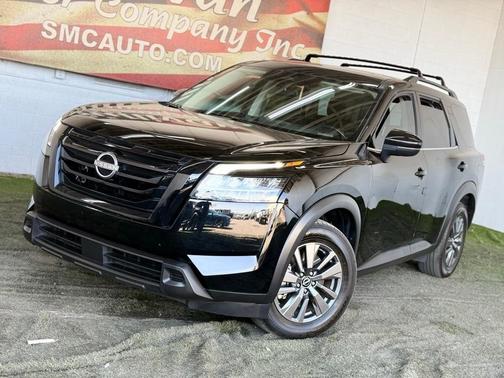 2022 Nissan Pathfinder SV