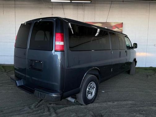 2017 Chevrolet Express 3500 LT