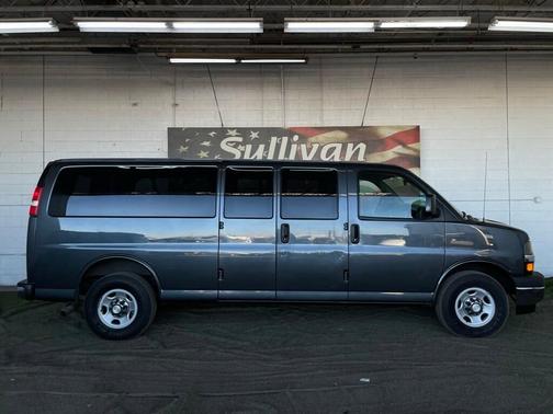 2017 Chevrolet Express 3500 LT