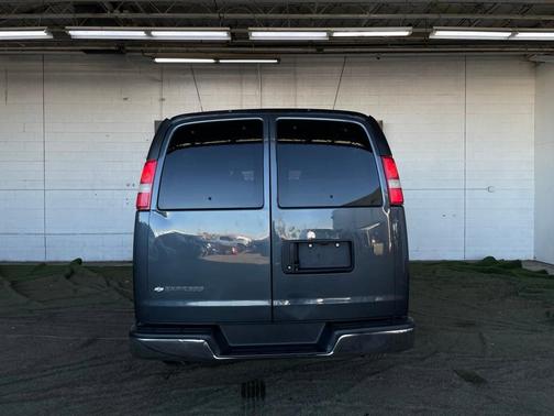 2017 Chevrolet Express 3500 LT