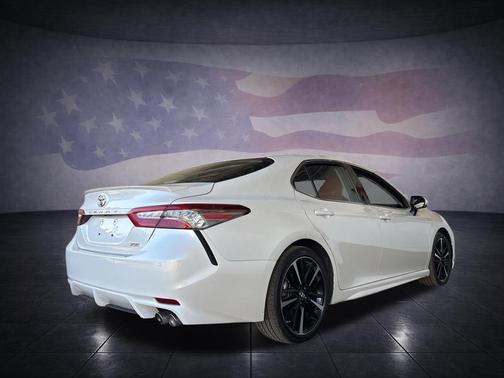 Pearl 2018 Toyota Camry XSE