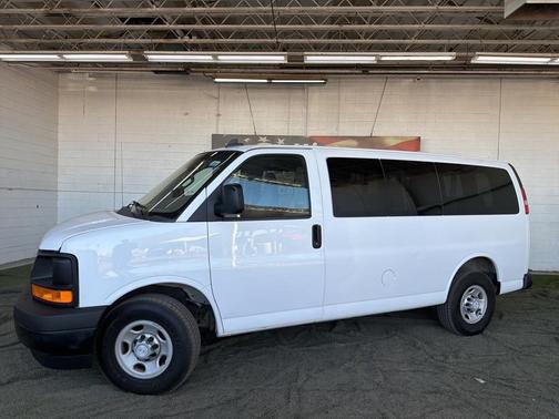 2017 Chevrolet Express 2500 LS