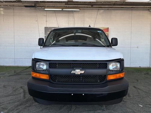 2017 Chevrolet Express 2500 LS