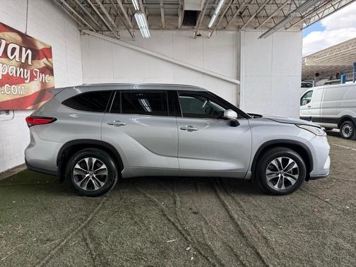 2020 Toyota Highlander XLE