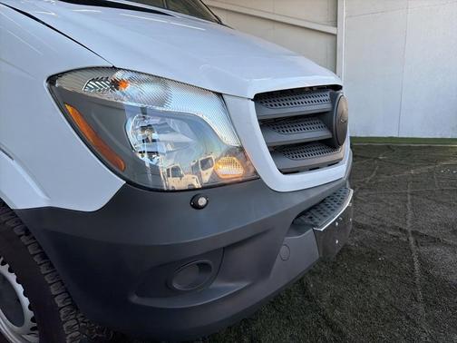 2014 Mercedes-Benz Sprinter 144 WB