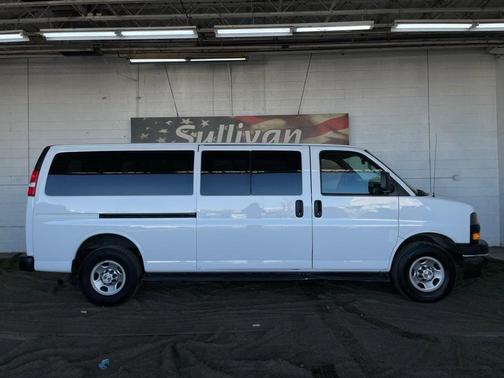 2023 Chevrolet Express 3500 LS