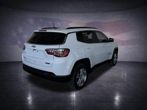 Bright White 2022 Jeep Compass Latitude