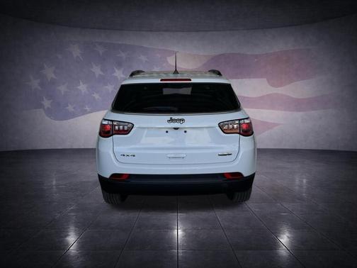 Bright White 2022 Jeep Compass Latitude