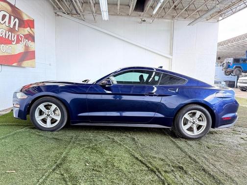 2020 Ford Mustang EcoBoost