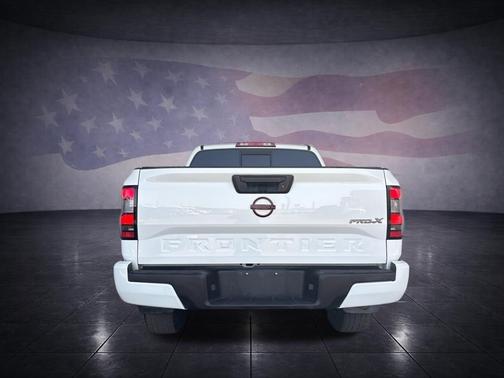 Glacier White 2022 Nissan Frontier PRO-X