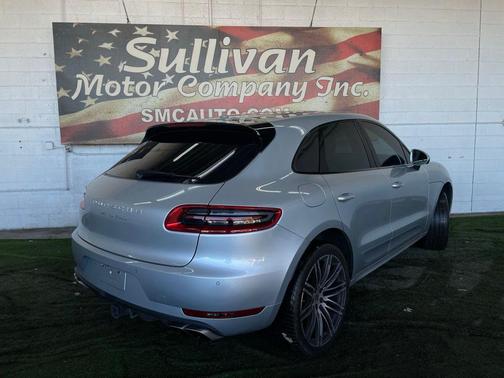 2016 Porsche Macan Turbo