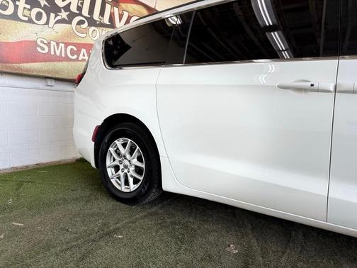 2022 Chrysler Pacifica Touring-L
