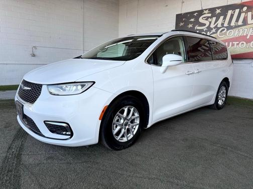 2022 Chrysler Pacifica Touring-L